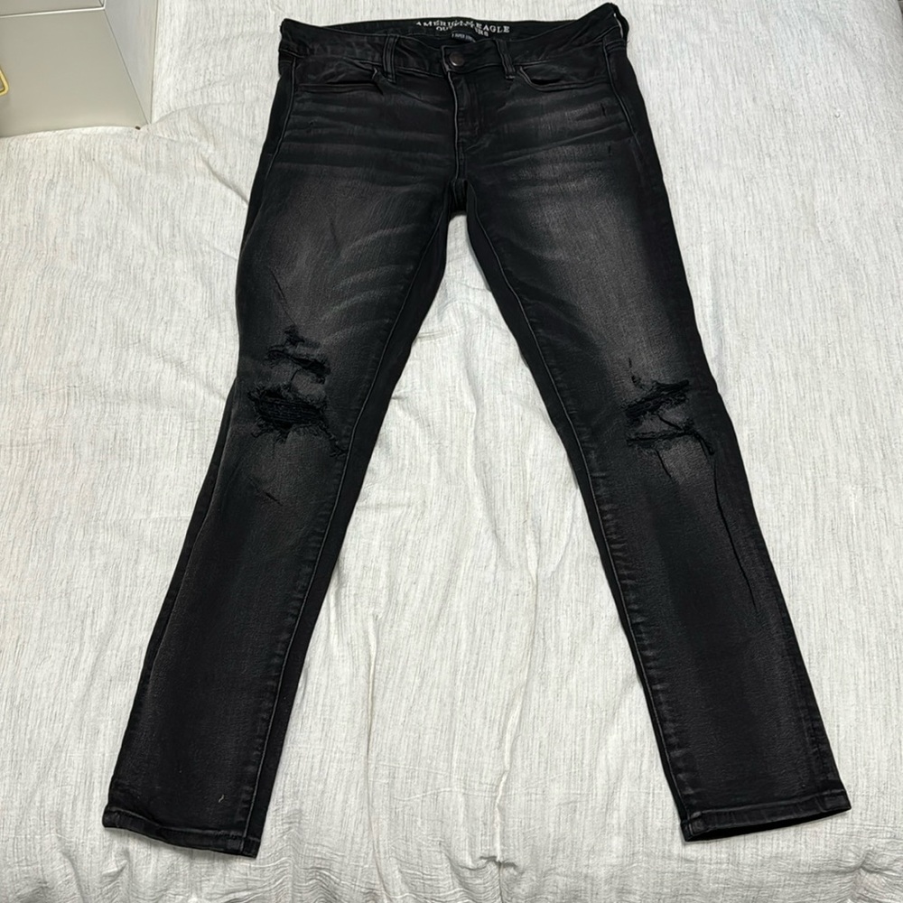 🔥👖🔥LIKE NEW BLACK DISTRESSED AMERICAN EAGLE JEGGING JEANS🔥👖🔥